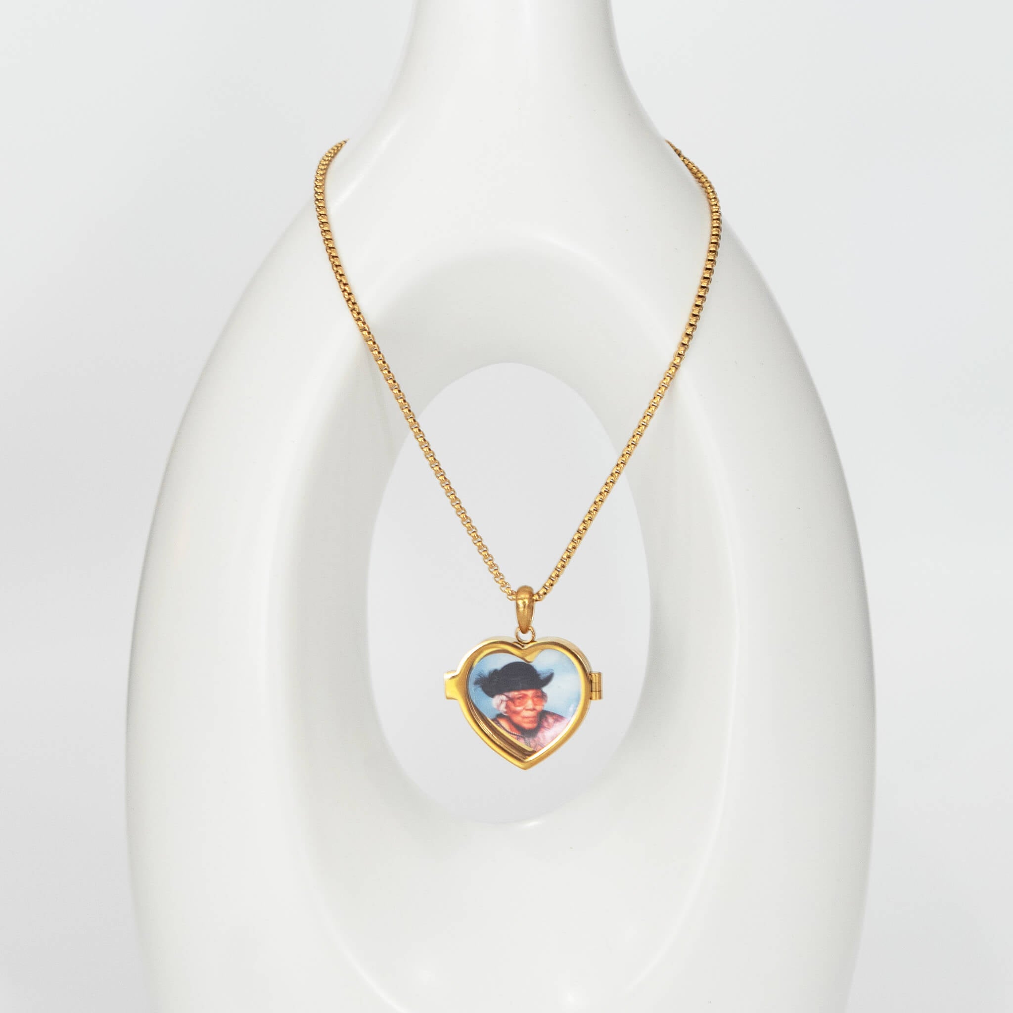 The iRemember Custom Photo Locket
