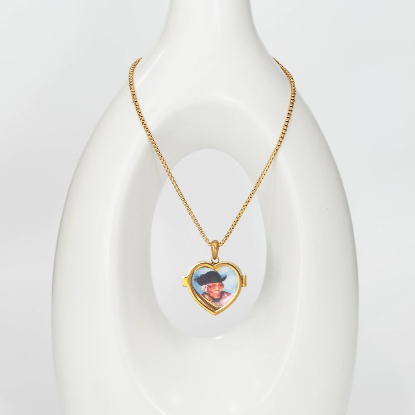 The iRemember Custom Photo Locket